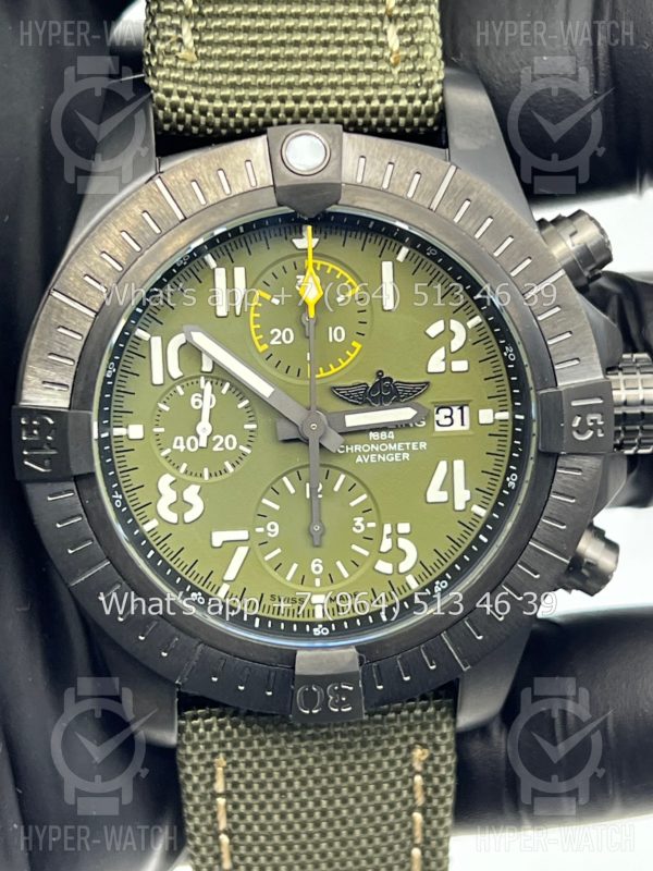 Фото 2 - Breitling Avenger V13317101L1X1