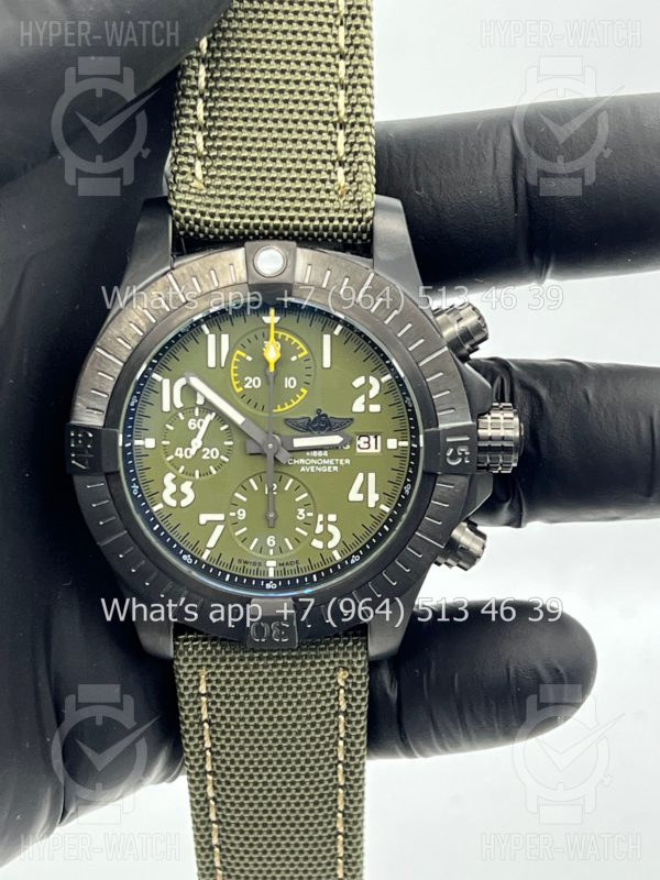 Фото 4 - Breitling Avenger V13317101L1X1