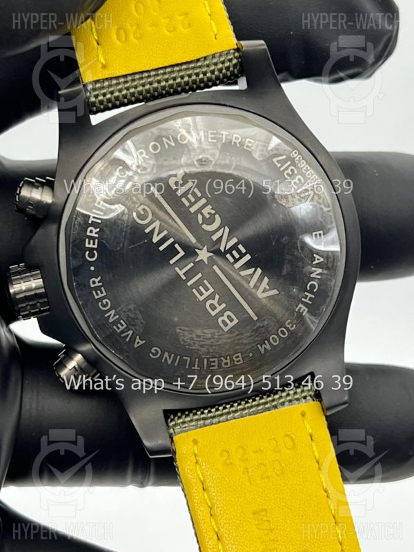 Фото 12 - Breitling Avenger V13317101L1X1