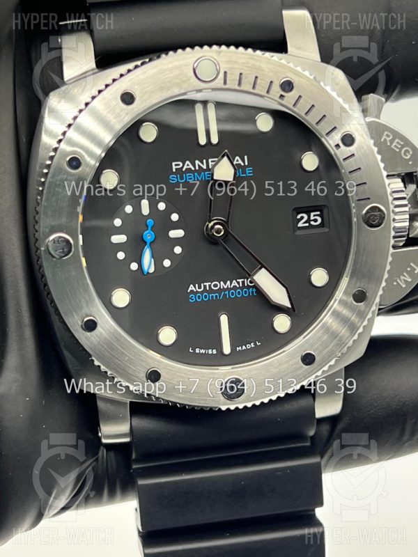 Фото 2 - Officine Panerai Luminor Submersible PAM01305