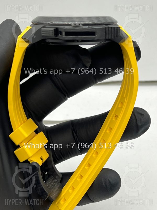 Товар Graham Chronofighter Superlight Yellow 2CCBK.B15A.K103K Фото 14 - Graham Chronofighter Superlight Yellow 2CCBK.B15A.K103K