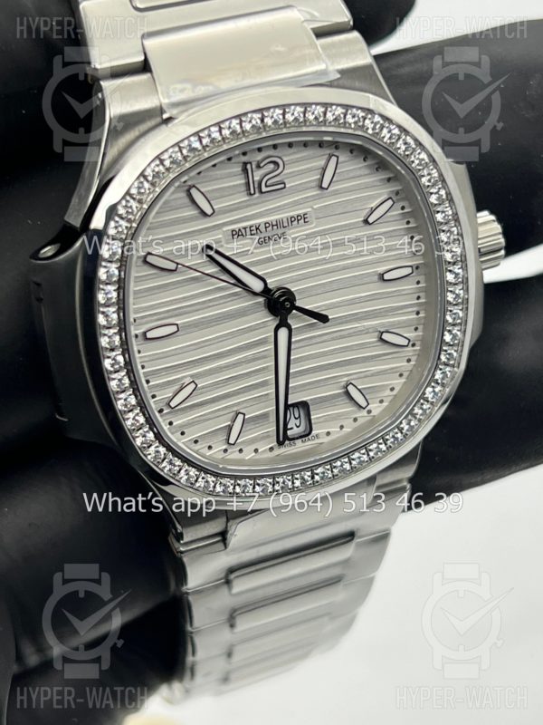 Товар Patek Philippe Nautilus 35mm 7118/1200A-010 3K Фото 3 - Patek Philippe Nautilus 35mm 7118/1200A-010 3K