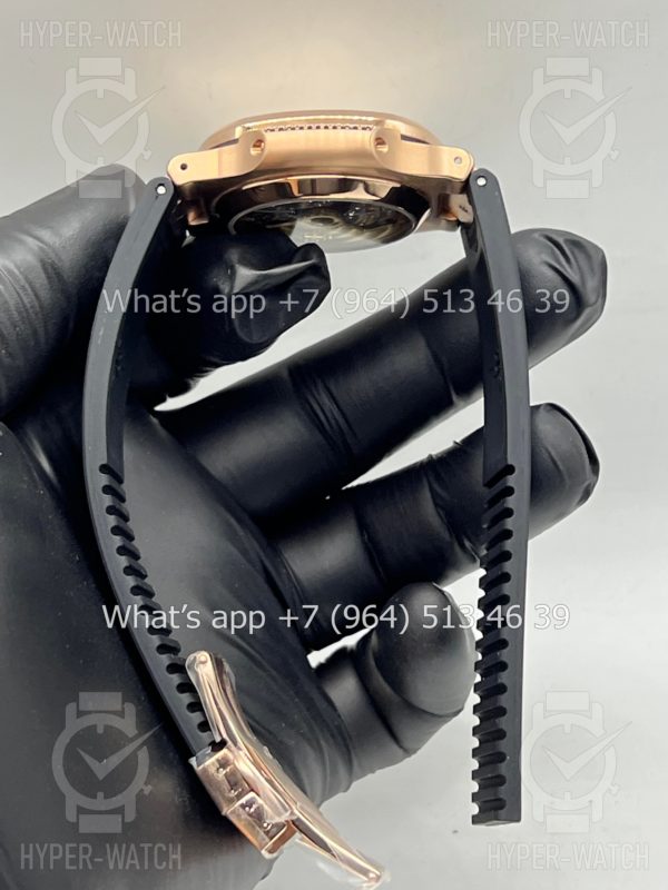 Фото 14 - Patek Philippe Nautilus 40mm Engraved Art 8880
