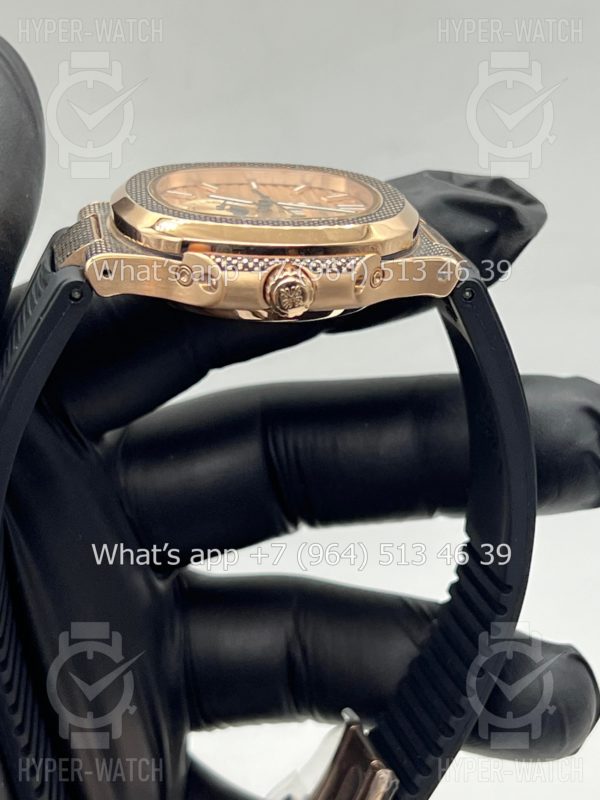 Фото 15 - Patek Philippe Nautilus 40mm Engraved Art 8880