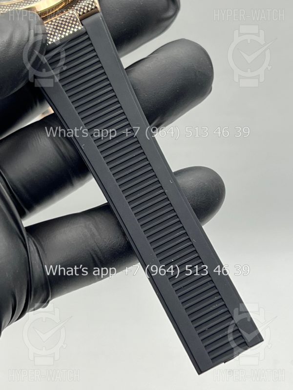 Фото 12 - Patek Philippe Nautilus 40mm Engraved Art 8881