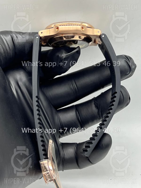 Фото 15 - Patek Philippe Nautilus 40mm Engraved Art 8881