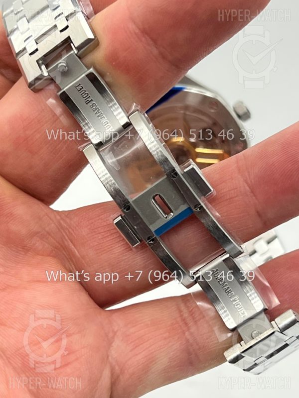 Товар Audemars Piguet Royal Oak 41mm 15500ST Steel Kaws Фото 10 - Audemars Piguet Royal Oak 41mm 15500ST Steel Kaws