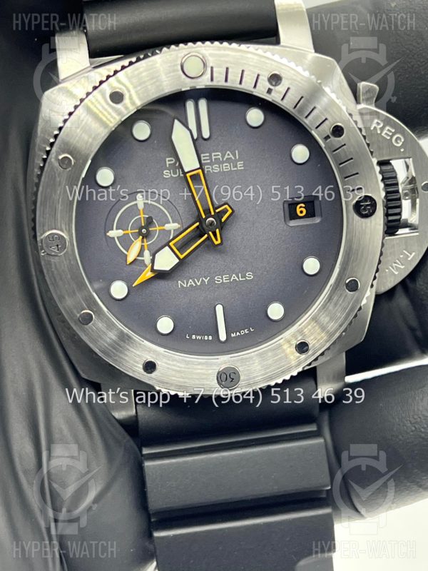 Товар Officine Panerai Luminor Submersible PAM01323 Фото 4 - Officine Panerai Luminor Submersible PAM01323