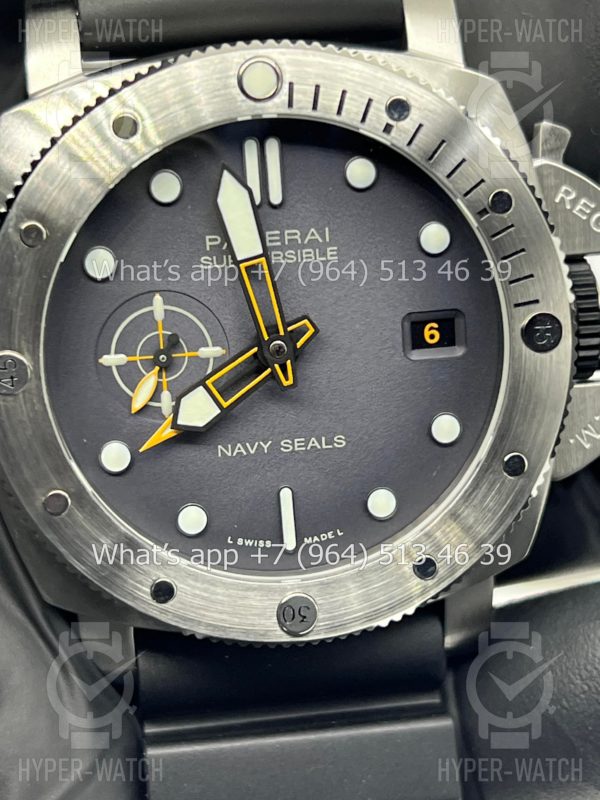 Товар Officine Panerai Luminor Submersible PAM01323 Фото 8 - Officine Panerai Luminor Submersible PAM01323