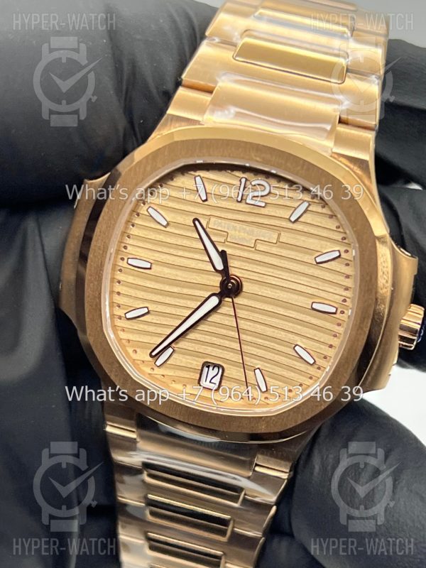 Товар Patek Philippe Nautilus 35mm 7118/1R-010 Steel Фото 2 - Patek Philippe Nautilus 35mm 7118/1R-010 Steel