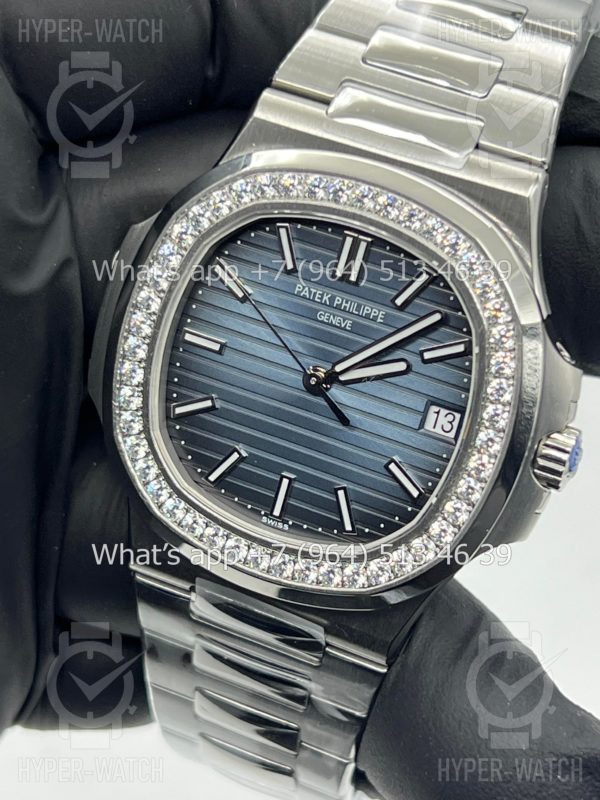 Товар Patek Philippe Nautilus 40mm 5713/1G-001 Фото 3 - Patek Philippe Nautilus 40mm 5713/1G-001
