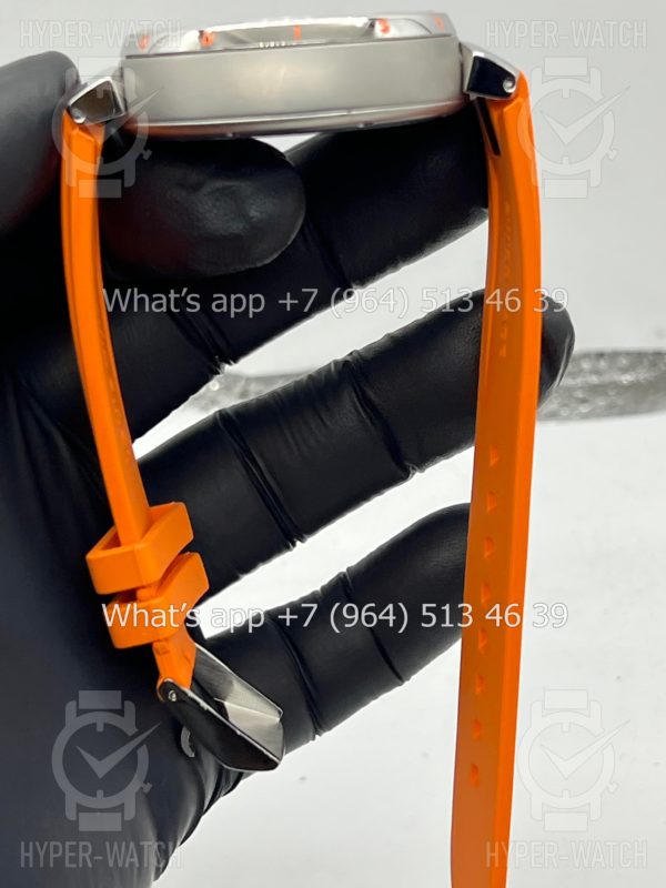 Товар Louis Vuitton Tambour Diver 44mm QA172A Фото 11 - Louis Vuitton Tambour Diver 44mm QA172A