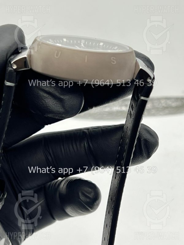 Товар Louis Vuitton Tambour Monogram 34mm QQBB168 Фото 12 - Louis Vuitton Tambour Monogram 34mm QQBB168