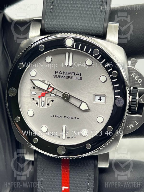 Фото 4 - Officine Panerai Luminor Submersible Luna Rossa PAM01681