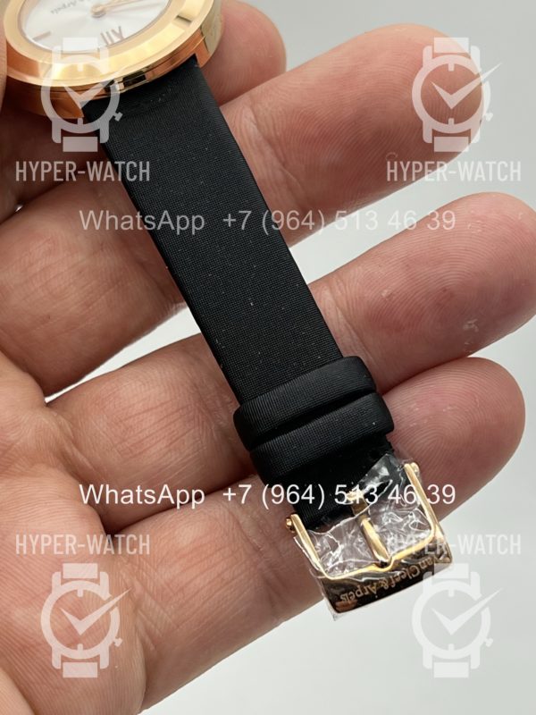 Товар Van Cleef & Arpels Alhambra Charms Mini VCARO4HU00 Фото 9 - Van Cleef & Arpels Alhambra Charms Mini VCARO4HU00