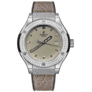 Фото 57 - Hublot Classic Fusion 33mm Art 11165