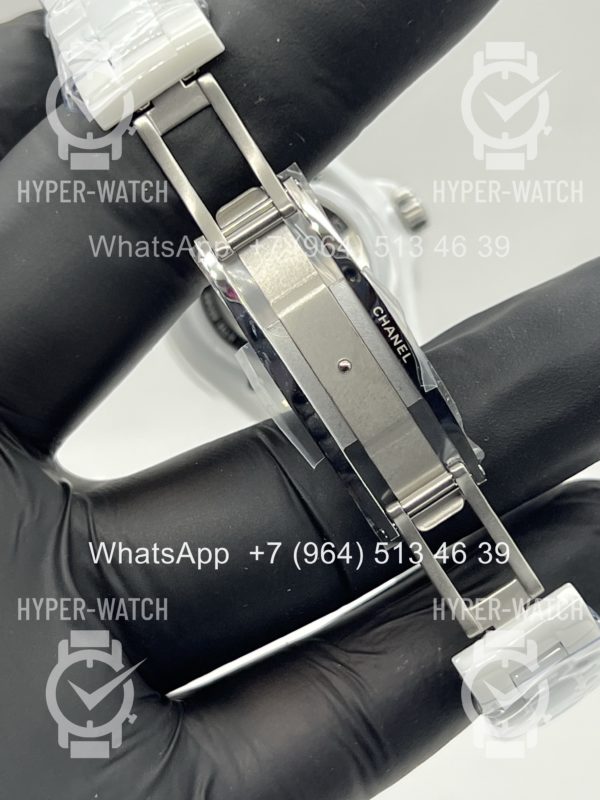 Фото 25 - Chanel J12 H10473