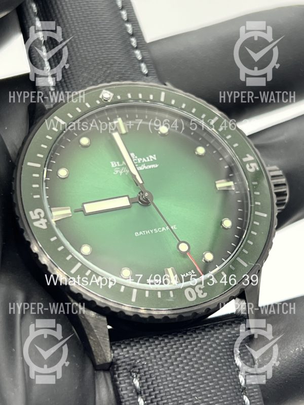 Товар Blancpain Fifty Fathoms Bathyscaphe 43mm 5005 0153 Green Фото 2 - Blancpain Fifty Fathoms Bathyscaphe 43mm 5005 0153 Green