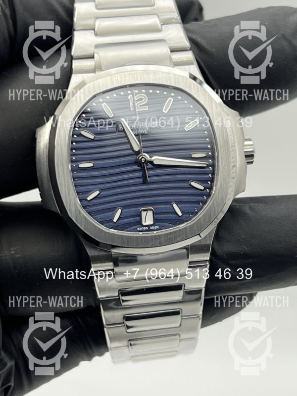 Товар Patek Philippe Nautilus 35mm 7118/1A-001 Blue Фото 3 - Patek Philippe Nautilus 35mm 7118/1A-001 Blue