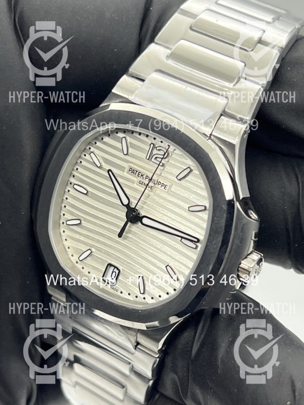 Товар Patek Philippe Nautilus 35mm 7118/1A-010 White Фото 3 - Patek Philippe Nautilus 35mm 7118/1A-010 White