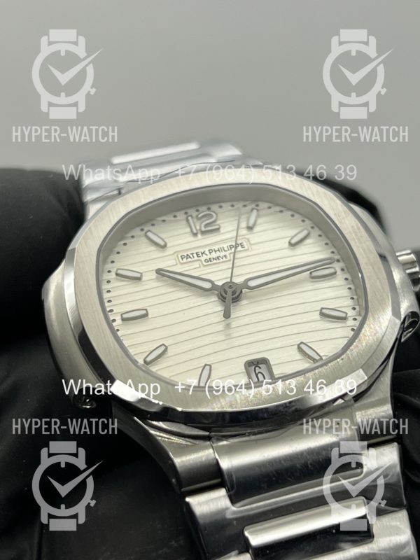 Товар Patek Philippe Nautilus 35mm 7118/1A-010 White Фото 6 - Patek Philippe Nautilus 35mm 7118/1A-010 White