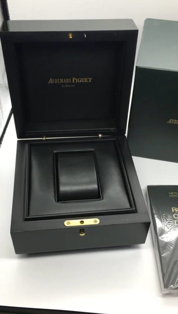 Фото 15 - Audemars Piguet Royal Oak 33mm 67651ST.ZZ.D002CR.01 Diamond Steel