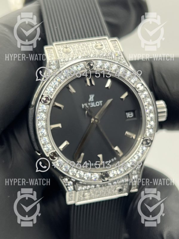 Товар Hublot Classic Fusion 33mm 581.NX.1470.RX.1704 Фото 4 - Hublot Classic Fusion 33mm 581.NX.1470.RX.1704