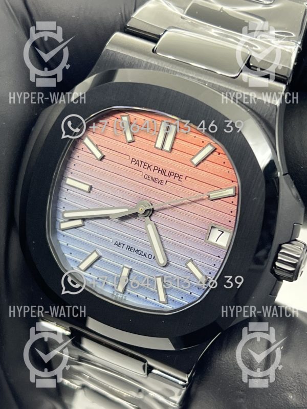 Товар Patek Philippe Nautilus AET Remould 5711 Pink Blue Фото 3 - Patek Philippe Nautilus AET Remould 5711 Pink Blue