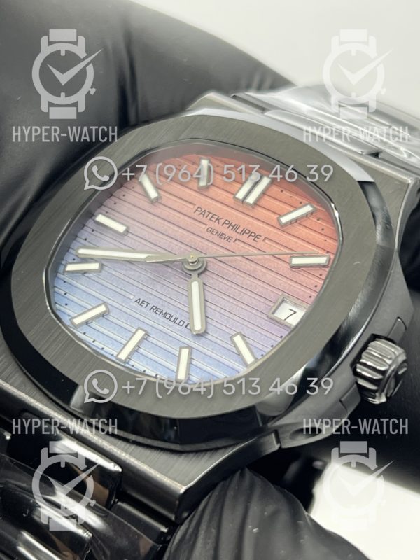 Товар Patek Philippe Nautilus AET Remould 5711 Pink Blue Фото 4 - Patek Philippe Nautilus AET Remould 5711 Pink Blue